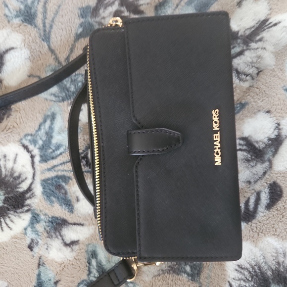 Michael Kors Crossbody - Picture 2 of 5